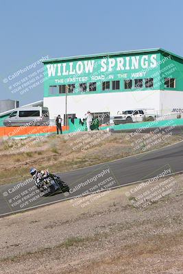 media/Apr-20-2025-AHRMA (Sun) [[393a79c373]]/Race/Group 11 early race/Turn 4b/